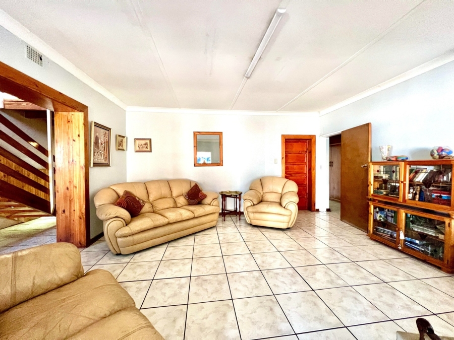 5 Bedroom Property for Sale in Potchefstroom North West